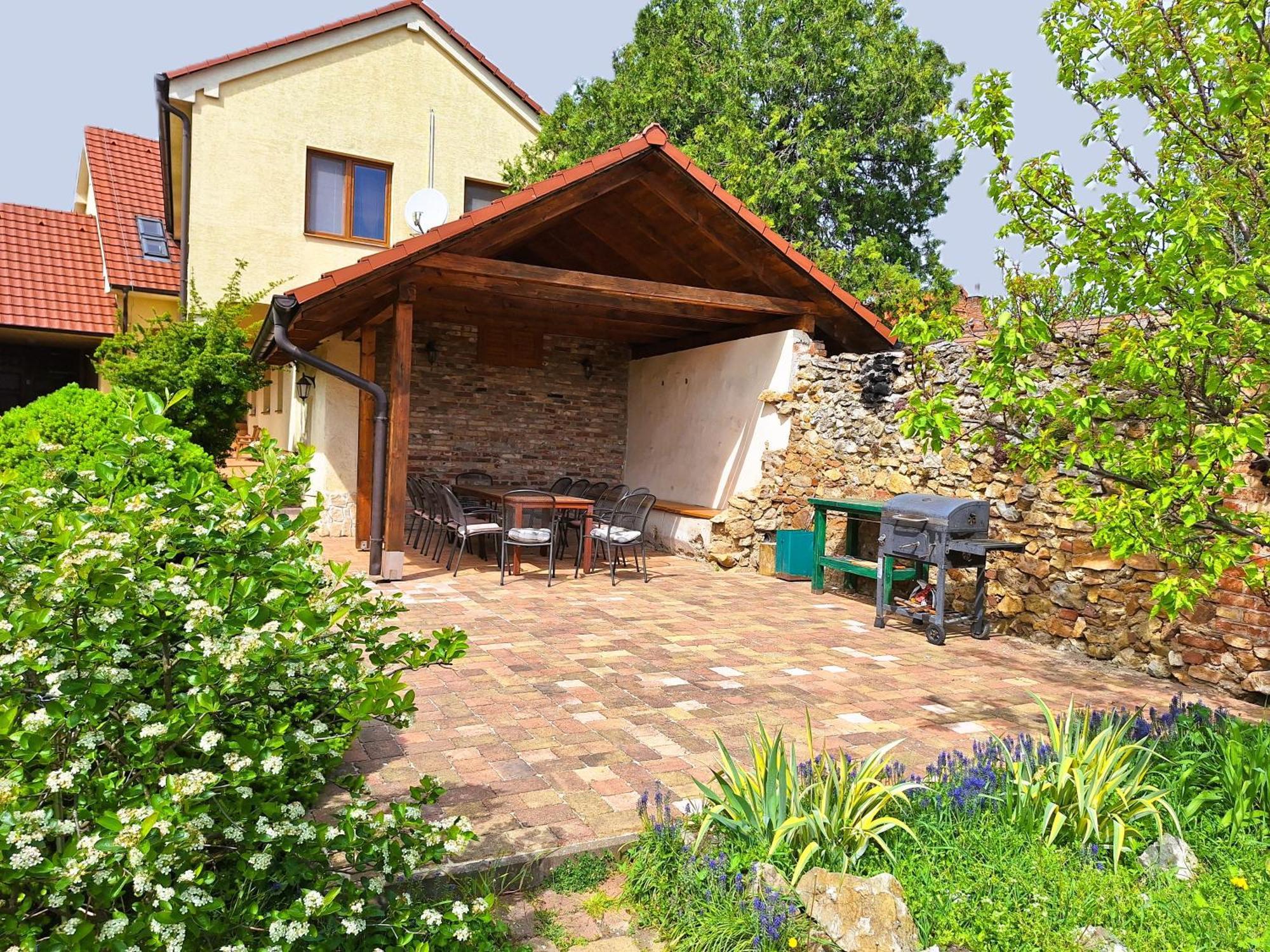 Penzion Villa Agnes Smolenice Ngoại thất bức ảnh